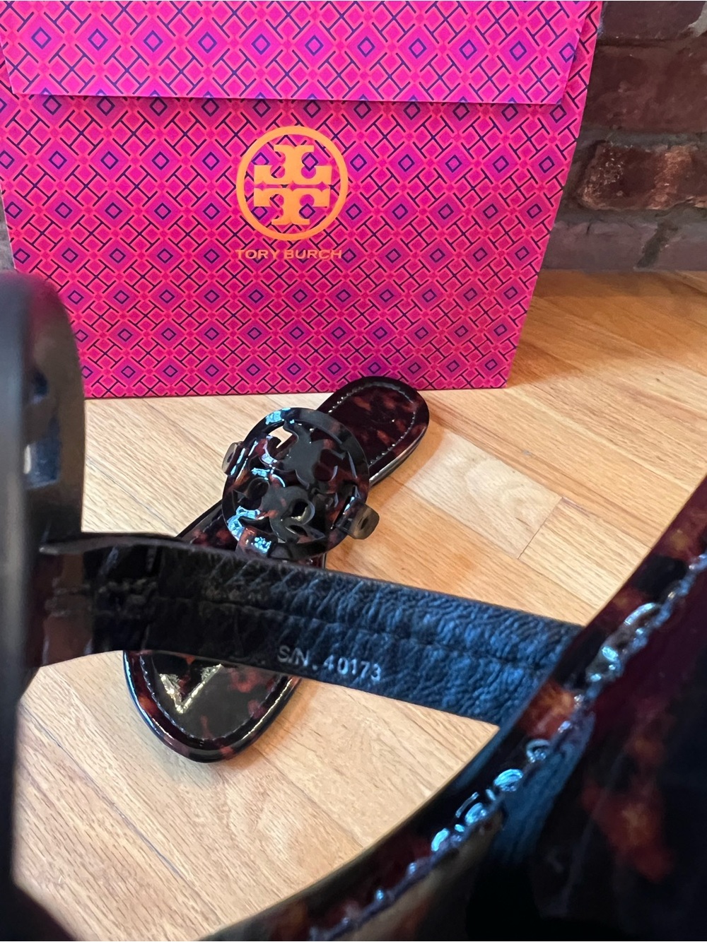 Tory Burch Black & Brown Tortoise Shell Printed Patent Leather Miller - Picture 8 of 13